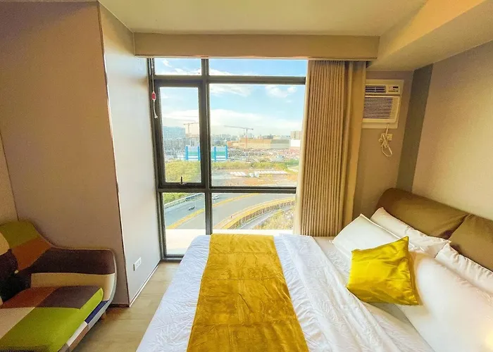 Lovely 1br Near Solaire, Okada I 5mins To Airport Manila