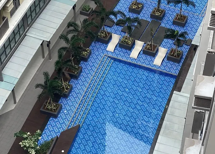 Lovely 1br Near Solaire, Okada I 5mins To Airport Manila